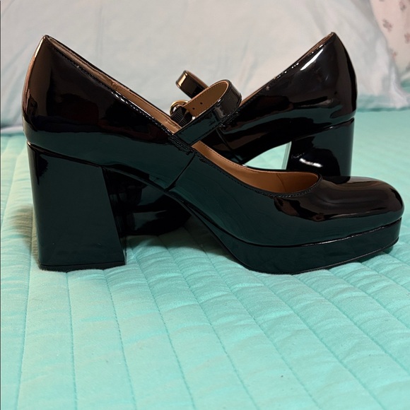 Crown & Ivy Black Patent Mary Jane Heels - Picture 5 of 13